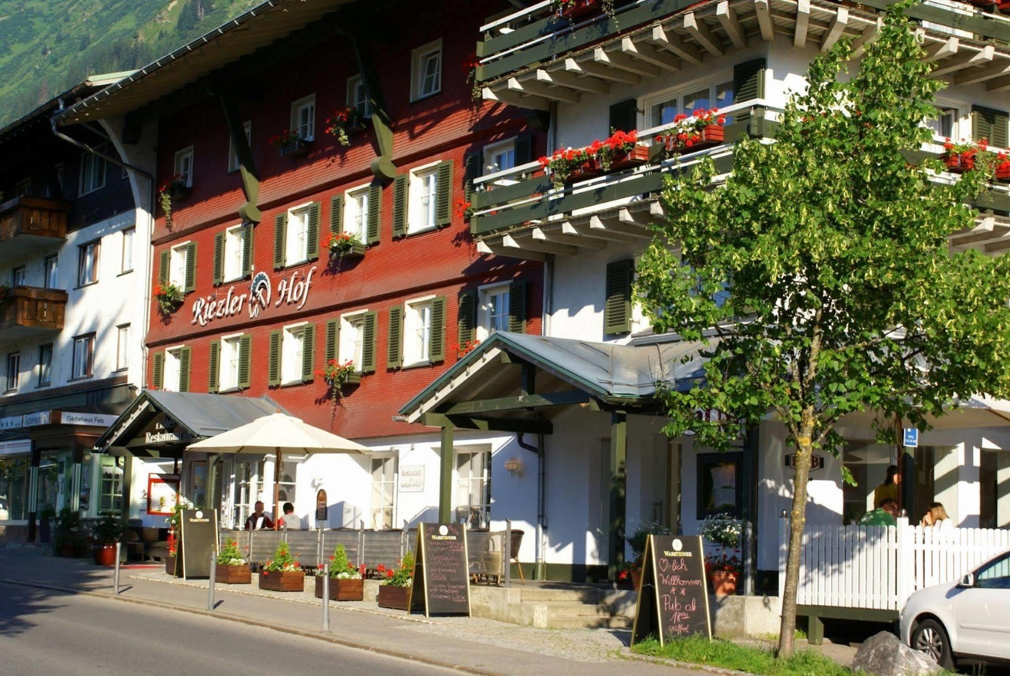 Hotel Riezler Hof Riezlern Exterior foto